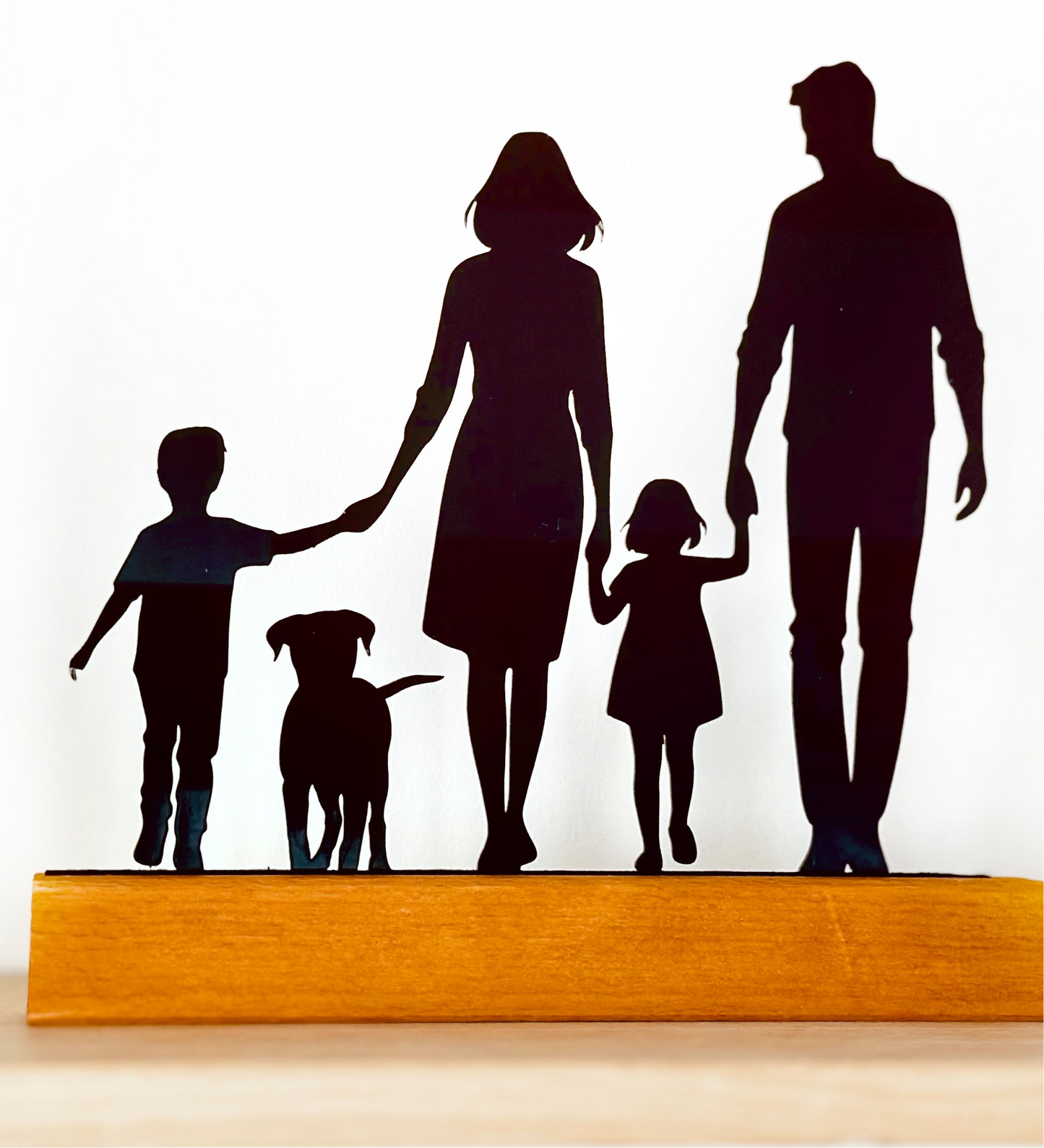 Personalized Acrylic Silhouette with Wooden Base – Family