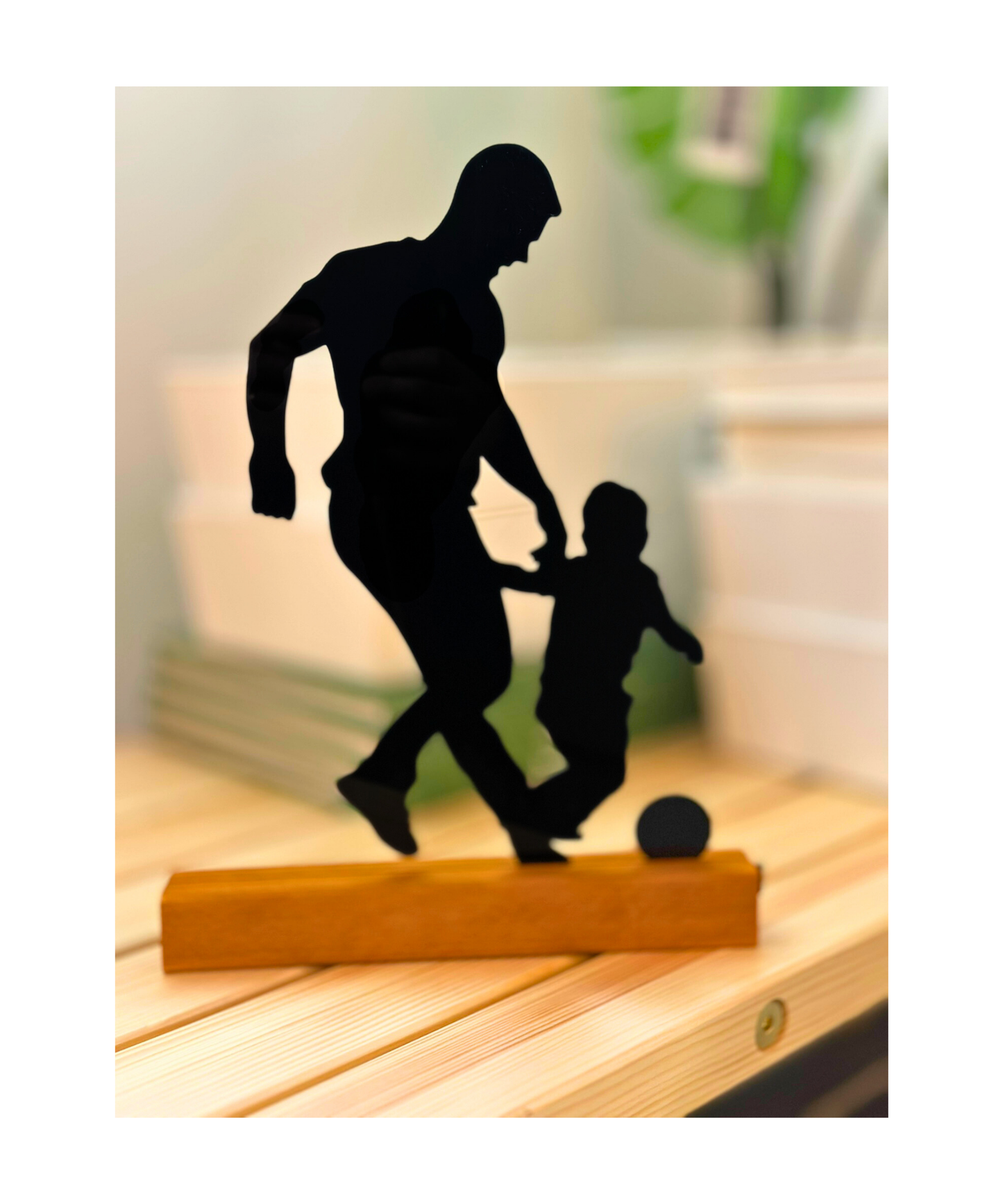Personalisierte Acryl-Silhouette mit Holzsockel – Paar