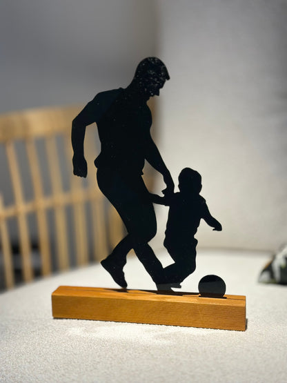 Personalisierte Acryl-Silhouette mit Holzsockel – Paar